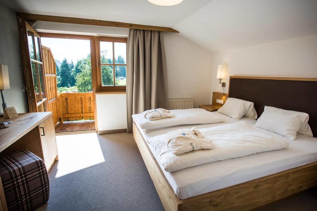 Hotel Chalets Grosslehen ฟีบาบรุนน์ ภายนอก รูปภาพ